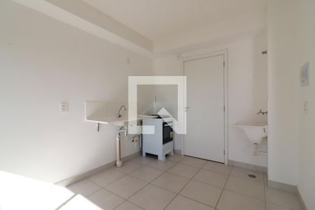 Sala/Cozinha e Área de Serviço de apartamento para alugar com 2 quartos, 32m² em Engenheiro Goulart, São Paulo