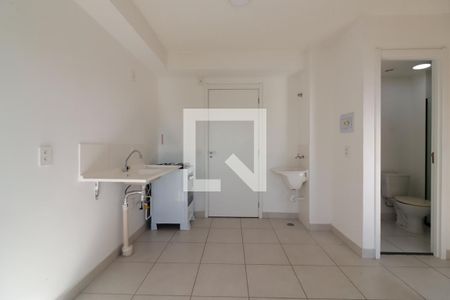 Sala/Cozinha e Área de Serviço de apartamento para alugar com 2 quartos, 32m² em Engenheiro Goulart, São Paulo