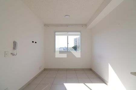 Sala/Cozinha e Área de Serviço de apartamento para alugar com 2 quartos, 32m² em Engenheiro Goulart, São Paulo