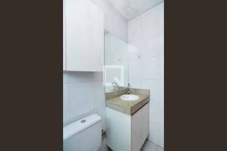 Banheiro de kitnet/studio para alugar com 1 quarto, 30m² em Jardim Arapongas, Guarulhos