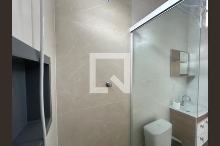 Banheiro  de kitnet/studio para alugar com 1 quarto, 40m² em Alto Ribeirão Leste, Florianópolis