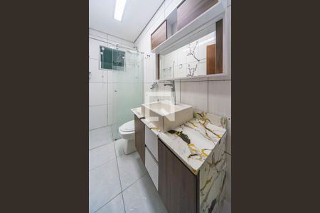 Banheiro Social de casa para alugar com 2 quartos, 90m² em Campestre, Santo André