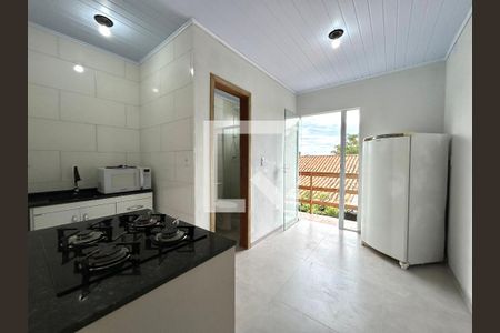 Cozinha  de kitnet/studio para alugar com 1 quarto, 40m² em Alto Ribeirão Leste, Florianópolis