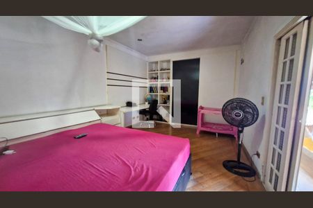 Casa à venda com 3 quartos, 350m² em Jardim Icarai, São Paulo