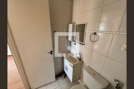 Banheiro de apartamento à venda com 2 quartos, 43m² em Vila Talarico, São Paulo
