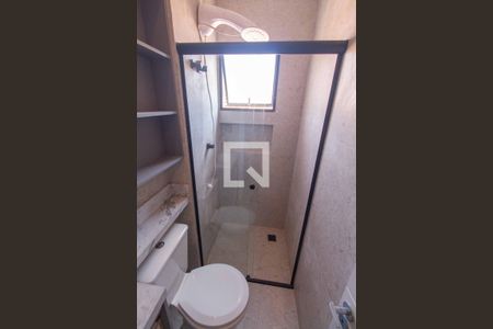 Banheiro de kitnet/studio para alugar com 0 quarto, 36m² em Vila Monumento, São Paulo