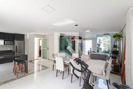 Sala 1 de casa à venda com 4 quartos, 270m² em Vila Boa Vista, Belo Horizonte