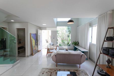 Sala 1 de casa à venda com 4 quartos, 270m² em Vila Boa Vista, Belo Horizonte