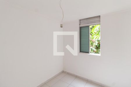 Quarto 2 de apartamento para alugar com 2 quartos, 38m² em Conjunto Habitacional Presidente Castelo Branco, Carapicuíba