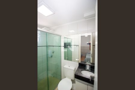 Banheiro da Suíte de apartamento à venda com 3 quartos, 60m² em Kennedy, Contagem
