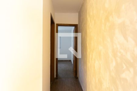 Corredor  de casa de condomínio para alugar com 2 quartos, 56m² em Vila Curuçá Velha, São Paulo