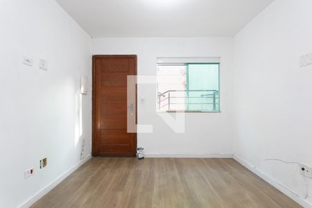 Sala de casa de condomínio para alugar com 2 quartos, 56m² em Vila Curuçá Velha, São Paulo