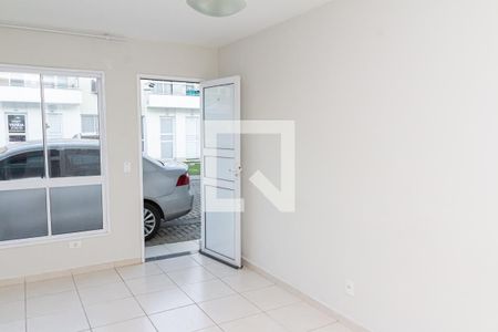 Sala de casa de condomínio para alugar com 2 quartos, 45m² em Campo Grande, Rio de Janeiro