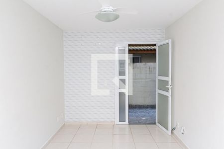 Sala de casa de condomínio para alugar com 2 quartos, 45m² em Campo Grande, Rio de Janeiro