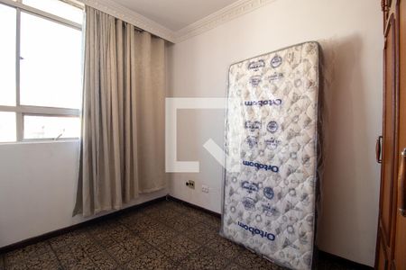 Quarto 1 de apartamento para alugar com 2 quartos, 72m² em Cristo Rei, Curitiba