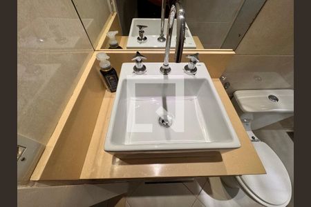 Suíte 1 - Banheiro de casa de condomínio à venda com 3 quartos, 300m² em Recreio dos Bandeirantes, Rio de Janeiro