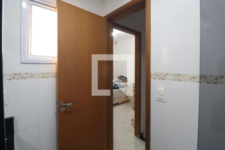 Banheiro de casa para alugar com 2 quartos, 65m² em Vila Albertina, São Paulo