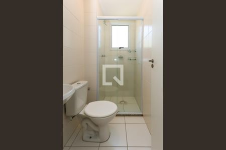 Banheiro de kitnet/studio para alugar com 2 quartos, 47m² em Jardim Paris, São Paulo