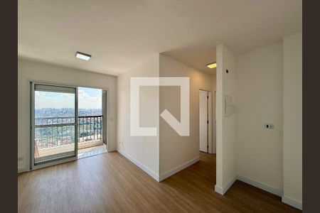 Sala de casa de condomínio para alugar com 2 quartos, 42m² em Jardim Casablanca, São Paulo