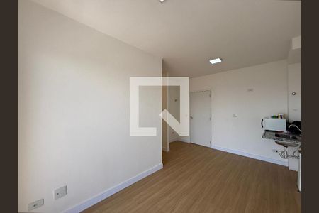 Sala de casa de condomínio para alugar com 2 quartos, 42m² em Jardim Casablanca, São Paulo