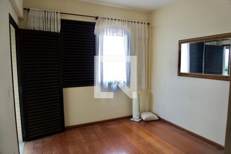 Suíte de apartamento para alugar com 4 quartos, 138m² em Coração Eucarístico, Belo Horizonte