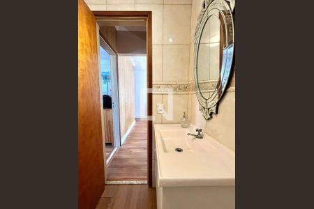 Banheiro de apartamento à venda com 1 quarto, 50m² em Centro, Campinas