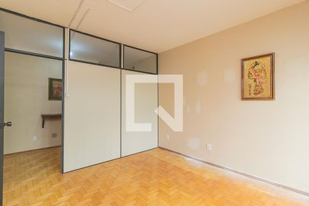Sala de casa à venda com 5 quartos, 400m² em Santana, Porto Alegre