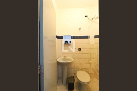 Banheiro social de casa à venda com 8 quartos, 900m² em Jardim Brasil (zona Norte), São Paulo