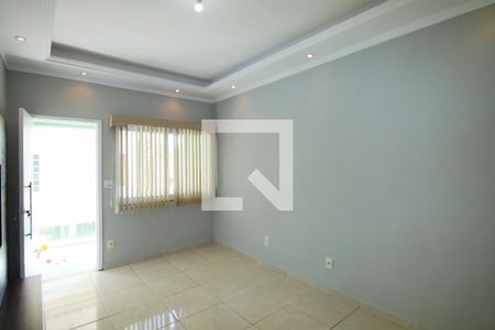 Sala de casa para alugar com 2 quartos, 75m² em Pavuna, Rio de Janeiro