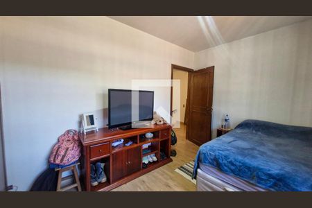 Casa à venda com 3 quartos, 252m² em Interlagos, São Paulo