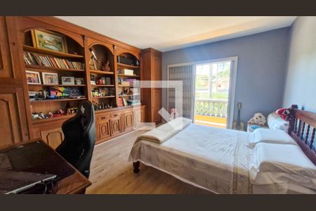 Casa à venda com 3 quartos, 252m² em Interlagos, São Paulo