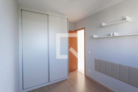 Quarto 2 de apartamento à venda com 2 quartos, 48m² em Cabral, Contagem