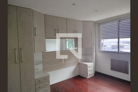QuartoQuarto de apartamento à venda com 2 quartos, 130m² em Medianeira, Porto Alegre