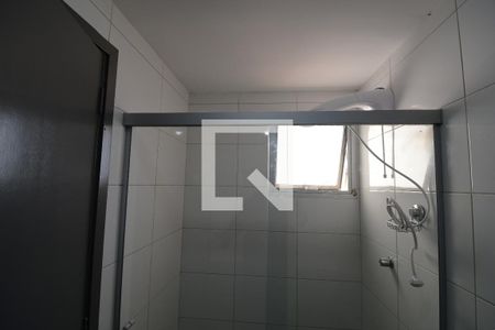 Banheiro de kitnet/studio para alugar com 1 quarto, 40m² em Vila Itapura, Campinas