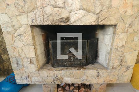 Detalhe da Sala - lareira de casa à venda com 5 quartos, 274m² em Tristeza, Porto Alegre