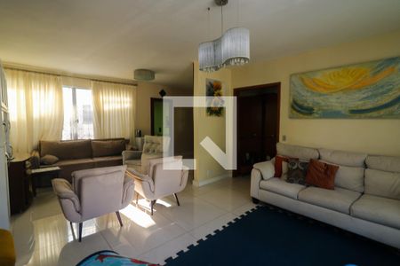 Sala de casa à venda com 5 quartos, 274m² em Tristeza, Porto Alegre