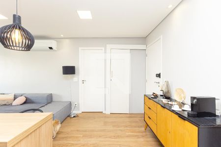 Sala de apartamento para alugar com 1 quarto, 50m² em Indianópolis, São Paulo