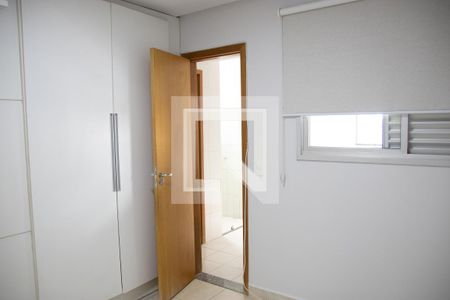 Quarto 01 de apartamento para alugar com 3 quartos, 91m² em Jardim Goiás, Goiânia