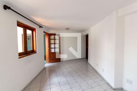 Sala de casa para alugar com 2 quartos, 120m² em Jardim Pedreira, São Paulo