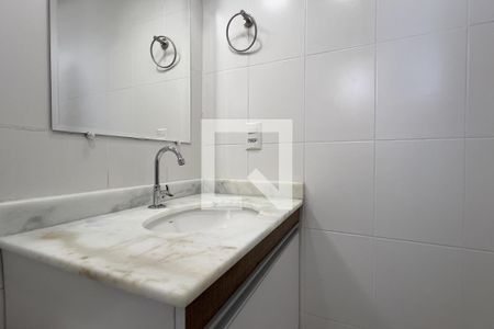 Banheiro da Suíte de apartamento para alugar com 3 quartos, 72m² em Gopouva, Guarulhos