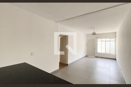 Sala  de casa para alugar com 2 quartos, 100m² em Vila Ré, São Paulo