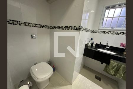 Lavabo de casa para alugar com 4 quartos, 277m² em Nova Aldeinha, Barueri