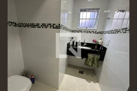 Lavabo de casa para alugar com 4 quartos, 277m² em Nova Aldeinha, Barueri