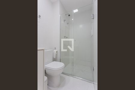 Banheiro de kitnet/studio para alugar com 1 quarto, 27m² em Pompeia, São Paulo