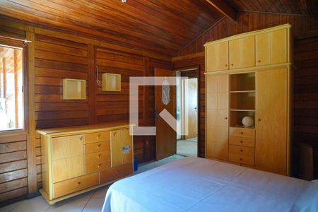 Quarto 1 de casa de condomínio para alugar com 3 quartos, 280m² em Flamengo, Maricá