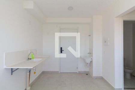 Sala/Cozinha de apartamento para alugar com 2 quartos, 32m² em Fazenda Aricanduva, São Paulo