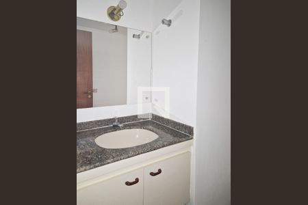 Lavabo de apartamento para alugar com 5 quartos, 277m² em Moema, São Paulo