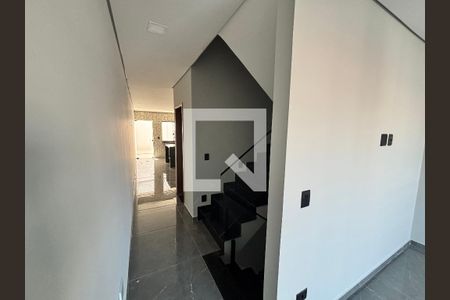 Corredor de casa para alugar com 3 quartos, 150m² em Jardim Artur Alvim, São Paulo