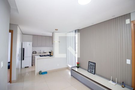 Apartamento à venda com 2 quartos, 45m² em Chacaras Reunidas Santa Terezinha, Contagem