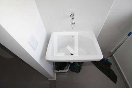 Sala / Cozinha de apartamento para alugar com 1 quarto, 28m² em Vila Mazzei, São Paulo